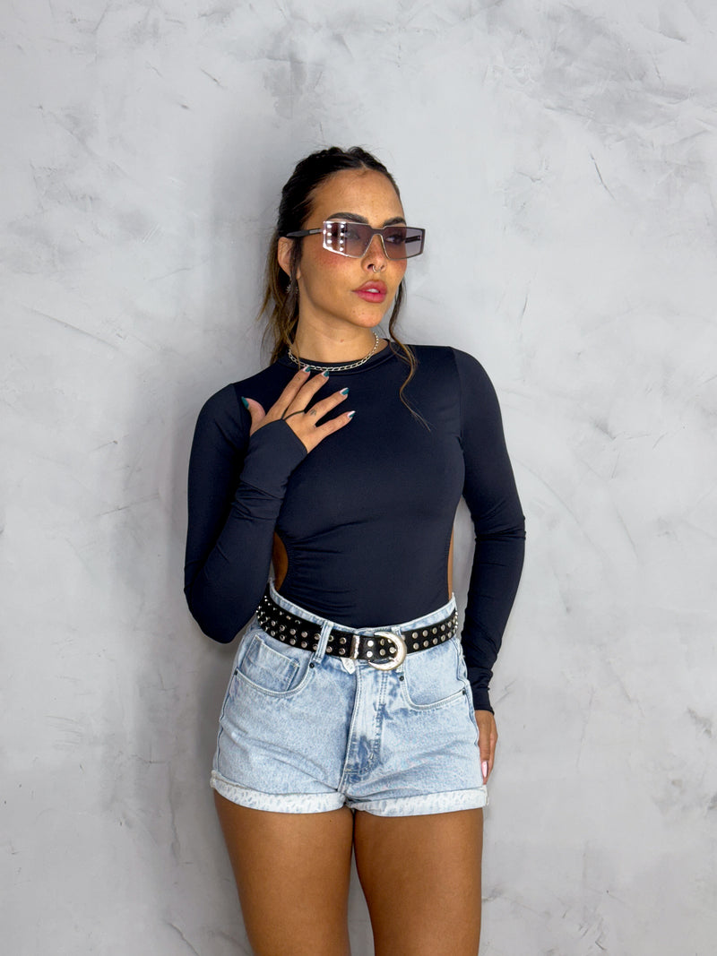 Short jeans in love